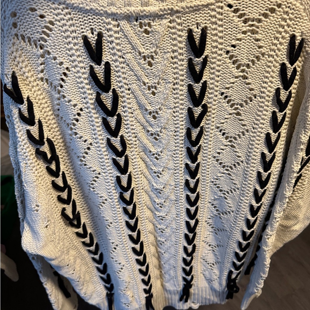 Chic White Knit Sweater with Black Detailing